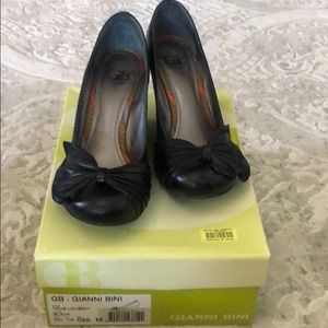 Gianni Bini black wedge heel